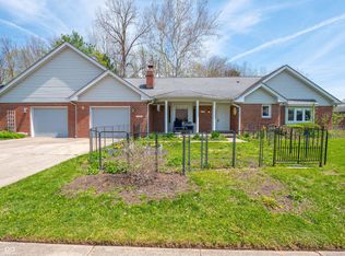 575 Crestpoint Ln, Plainfield, IN 46168