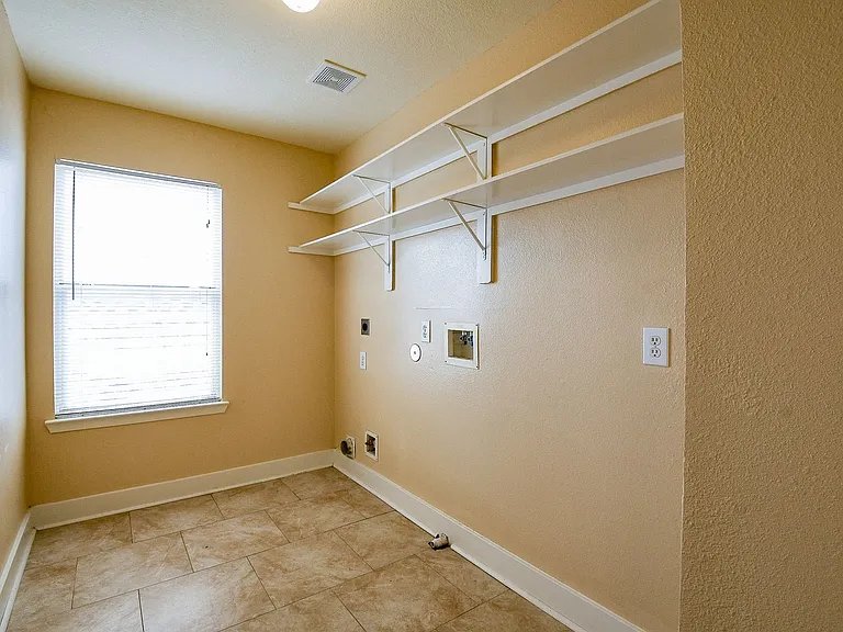5830 Silver Oak — Photo 20