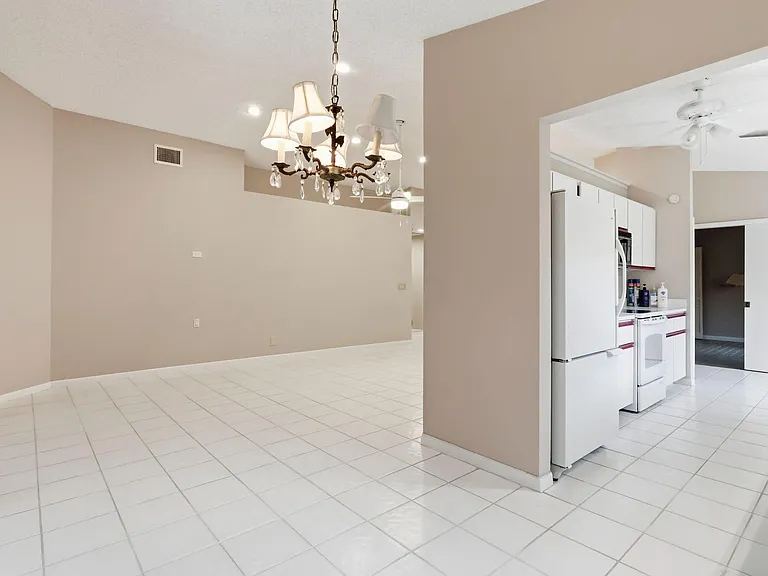 6170 Bay Isles Dr — Photo 7