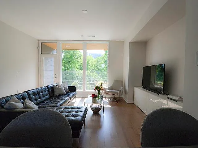 516 Person St — Photo 11