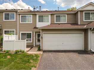 395 Leeward Trl, Woodbury, MN 55129