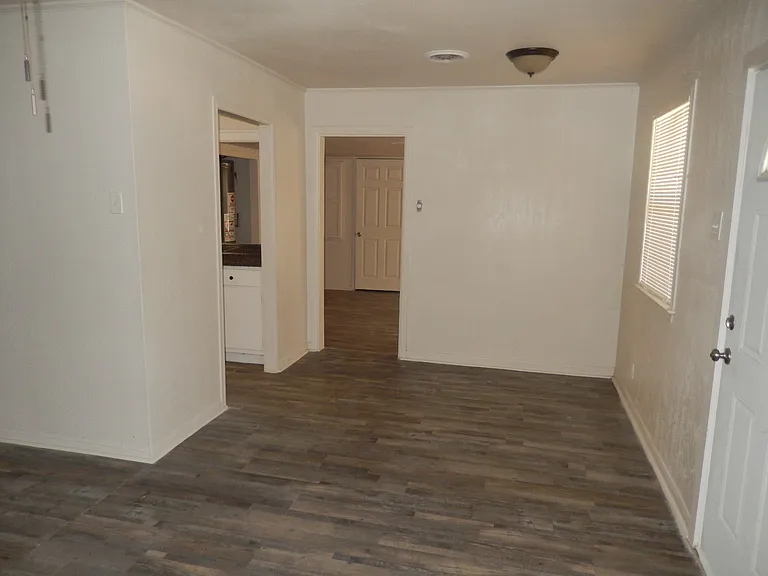 2710 Mount View Dr — Photo 8
