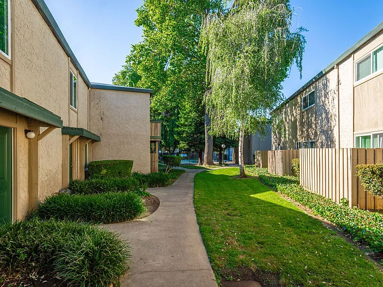 Redwoods at Mather Station Apartments — Photo 20