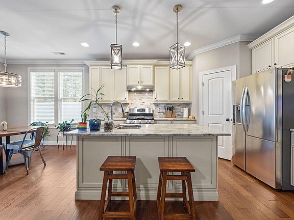 3rd image of 3724 Massey Ridge Ct