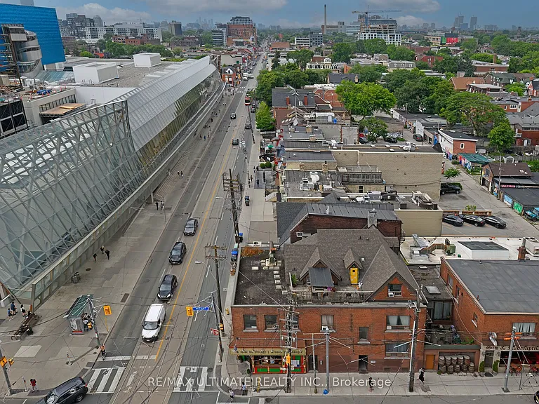 280 Dundas St W #1011 — Photo 22