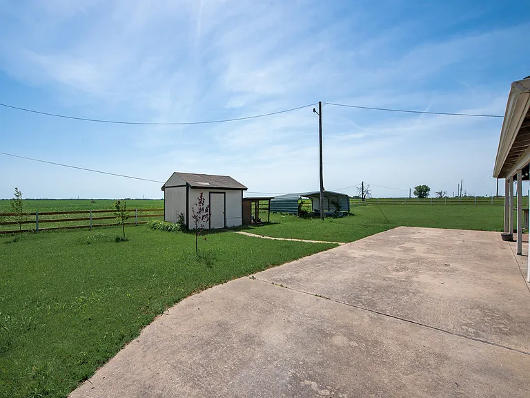 354 N FM 1138 — Photo 10