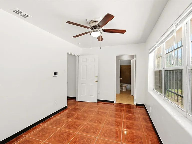 808 S Ivey Ln — Photo 13