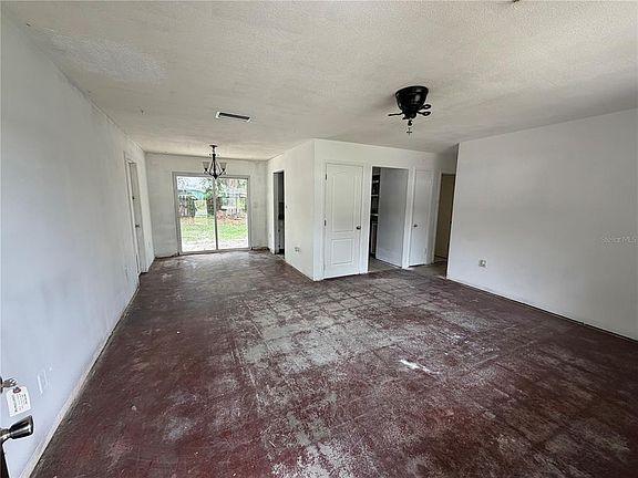 4th image of 846 W CAROLE STREET
