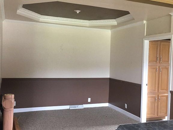 4th image of 403 Louis Dr