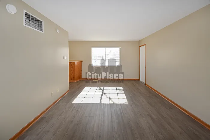 3 bed, 1.5 bath, 1164 sqft, $1,450 — Photo 3