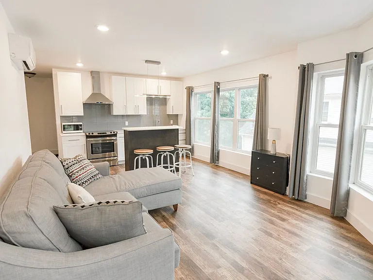 707 E Seneca St. — Photo 18