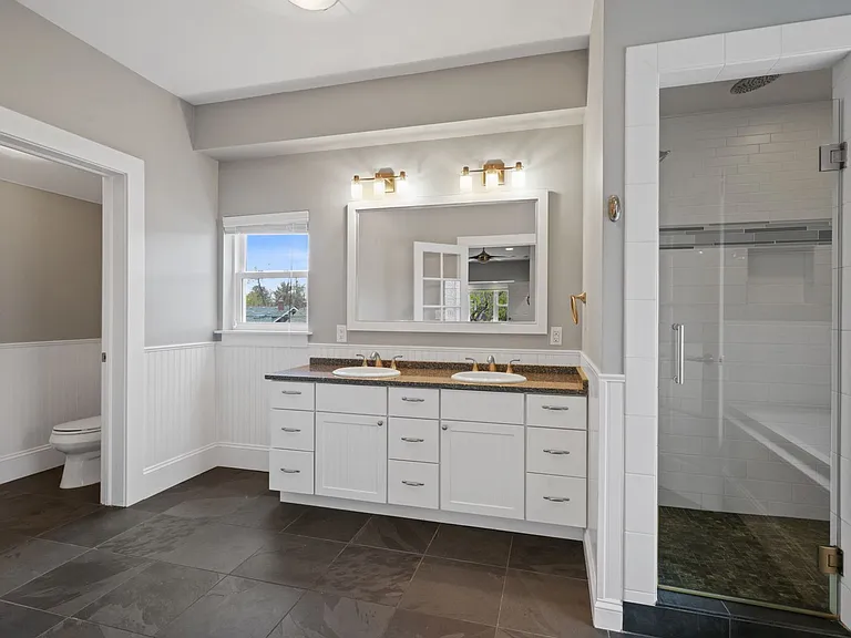 2370 Elm St — Photo 18