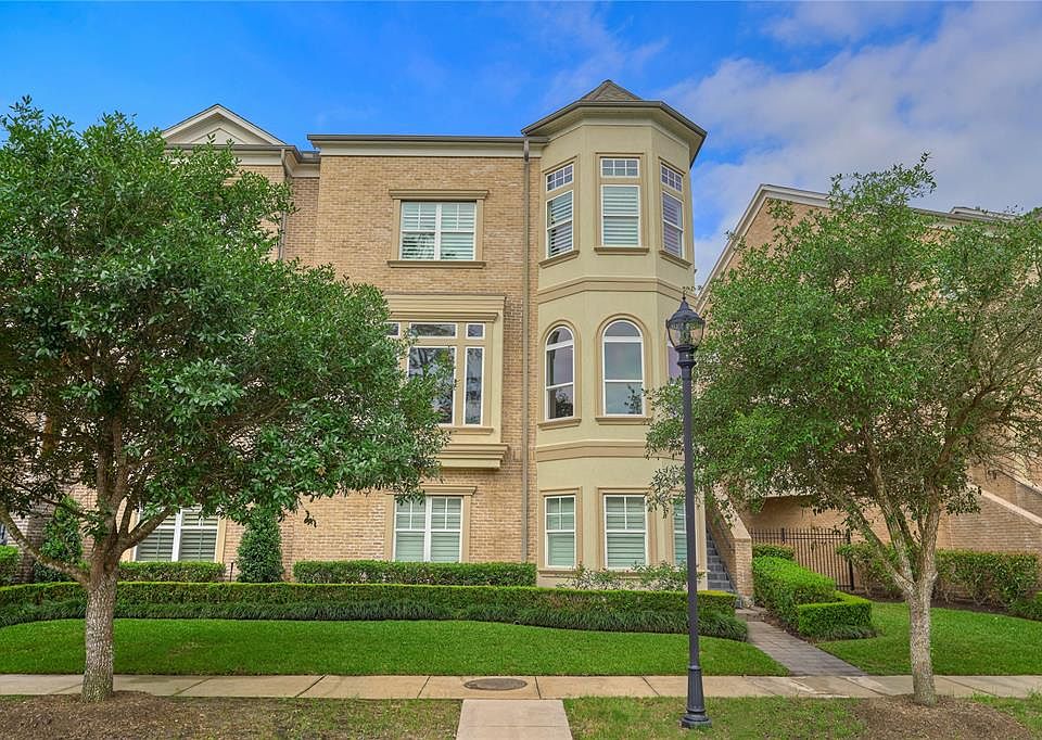 19 Colonial Row Dr The Woodlands TX 77380 Zillow