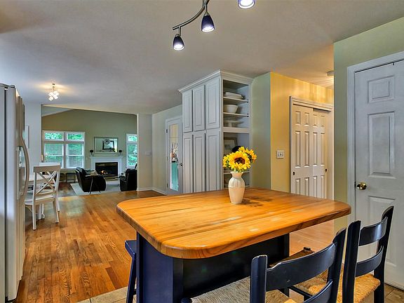4th image of 9 Hearthside Drive