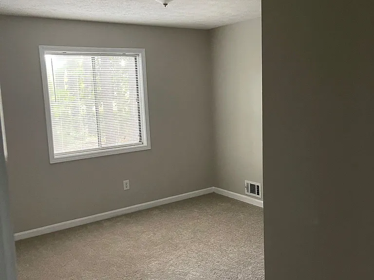 7583 Raleigh Ln — Photo 6