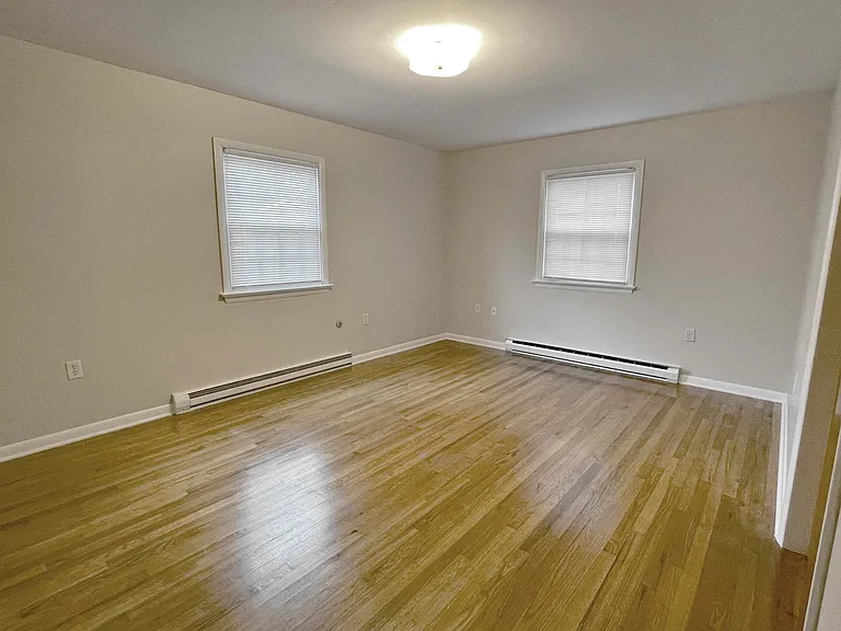 414 S Market St — Photo 5