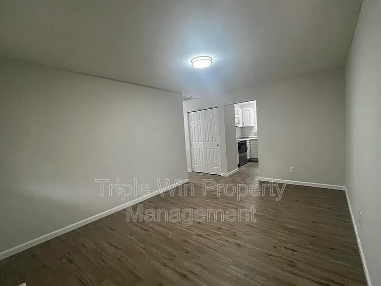 1014 Sunridge Trl W — Photo 12