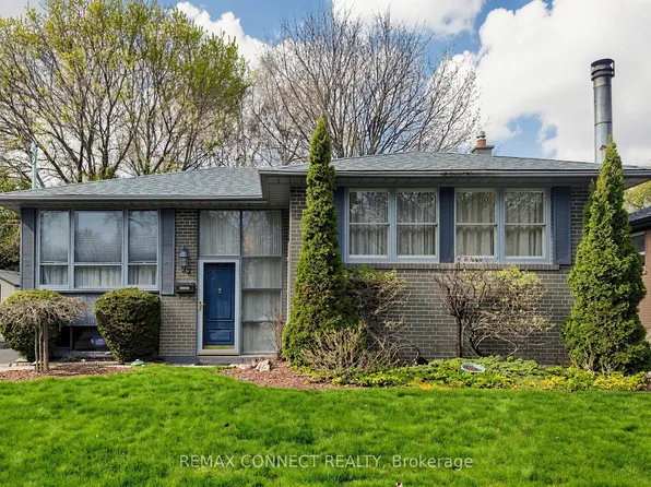 22 Woodgrove Dr, Toronto, ON M1E 3J8