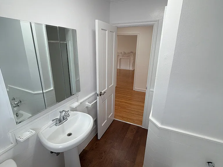 630 S Detroit St #1/2 — Photo 14