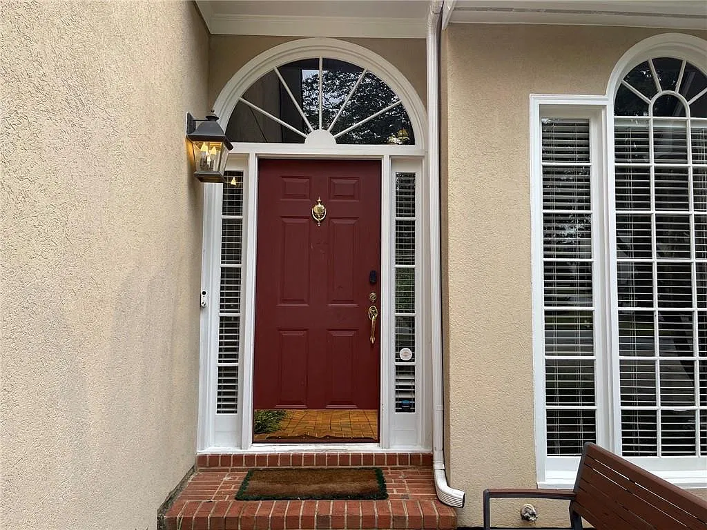 4 bed, 3.5 bath, 3210 sqft, $4,800 — Photo 2