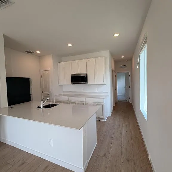 5075 Loggia Ln #B — Photo 2