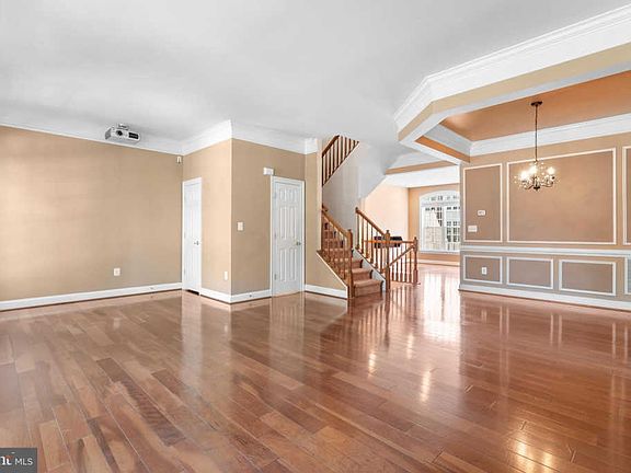 5th image of 10545 School St