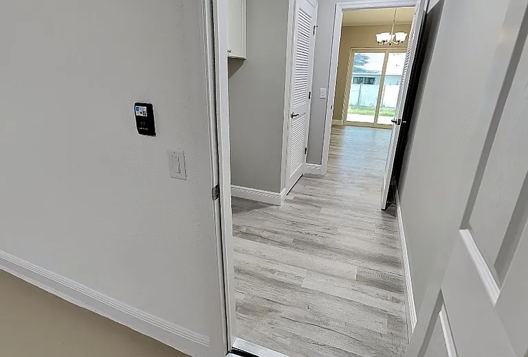 2082 W Swanson Dr — Photo 4