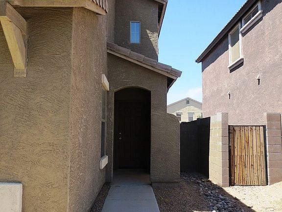 2nd image of 1070 W Vineyard Plains Dr