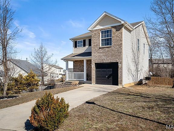 3rd image of 25 Rivers Bend Ct