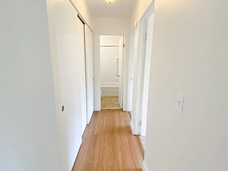 424 19th Ave E — Photo 21