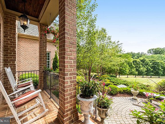 3rd image of 841 Leigh Mill Rd