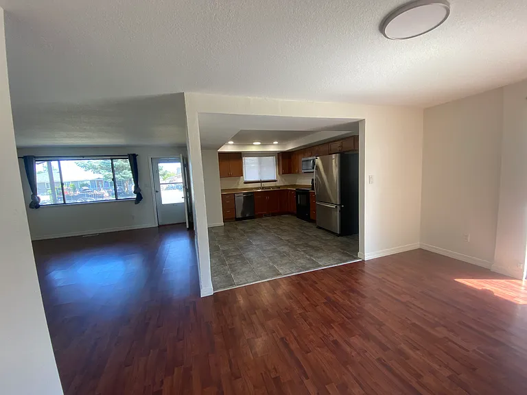 2634 W Texas St — Photo 4