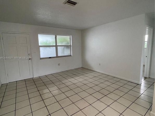 1243 NW 61st St APT 3