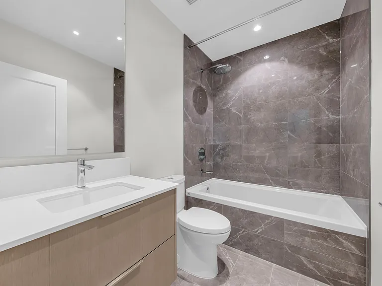 128 W 15th St #2101 — Photo 6