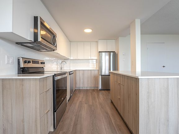 5th image of 20 Stonehill Ct #109