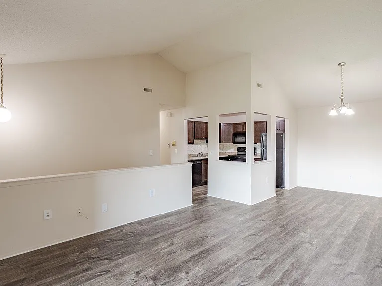 Pavilion Court Apartment Homes — Photo 3