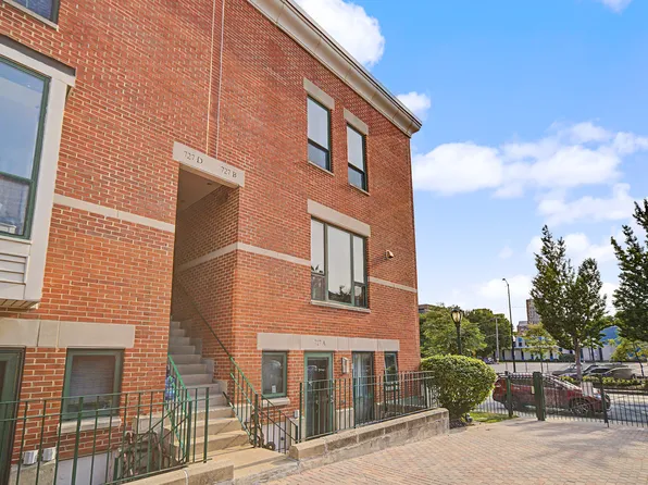 727 S Ashland Ave APT B, Chicago, IL 60607