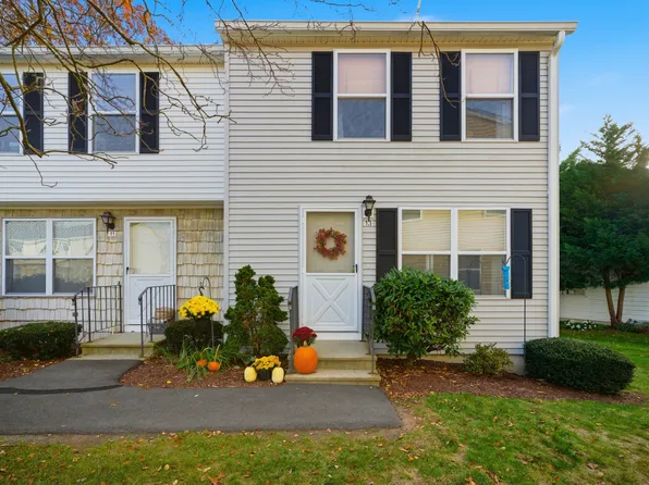 13 Holly Lane #13, Glastonbury, CT 06033