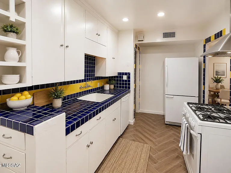 3002 E Copper St — Photo 50