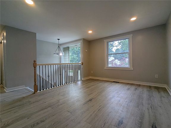 5th image of 1889 Riggs Rd