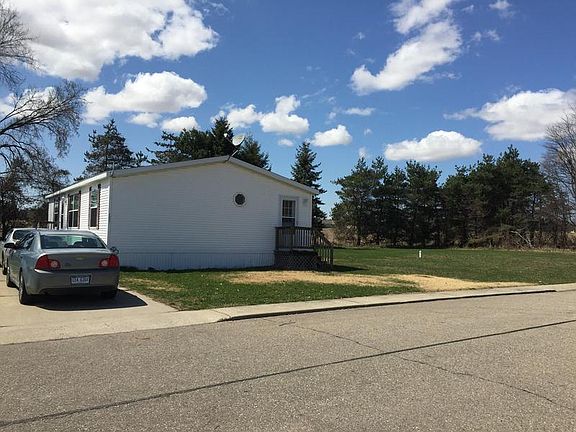 3rd image of 1351 Cambridge Ln