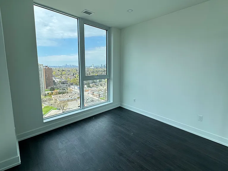25 Cordova Ave #Penthouse 05 — Photo 11