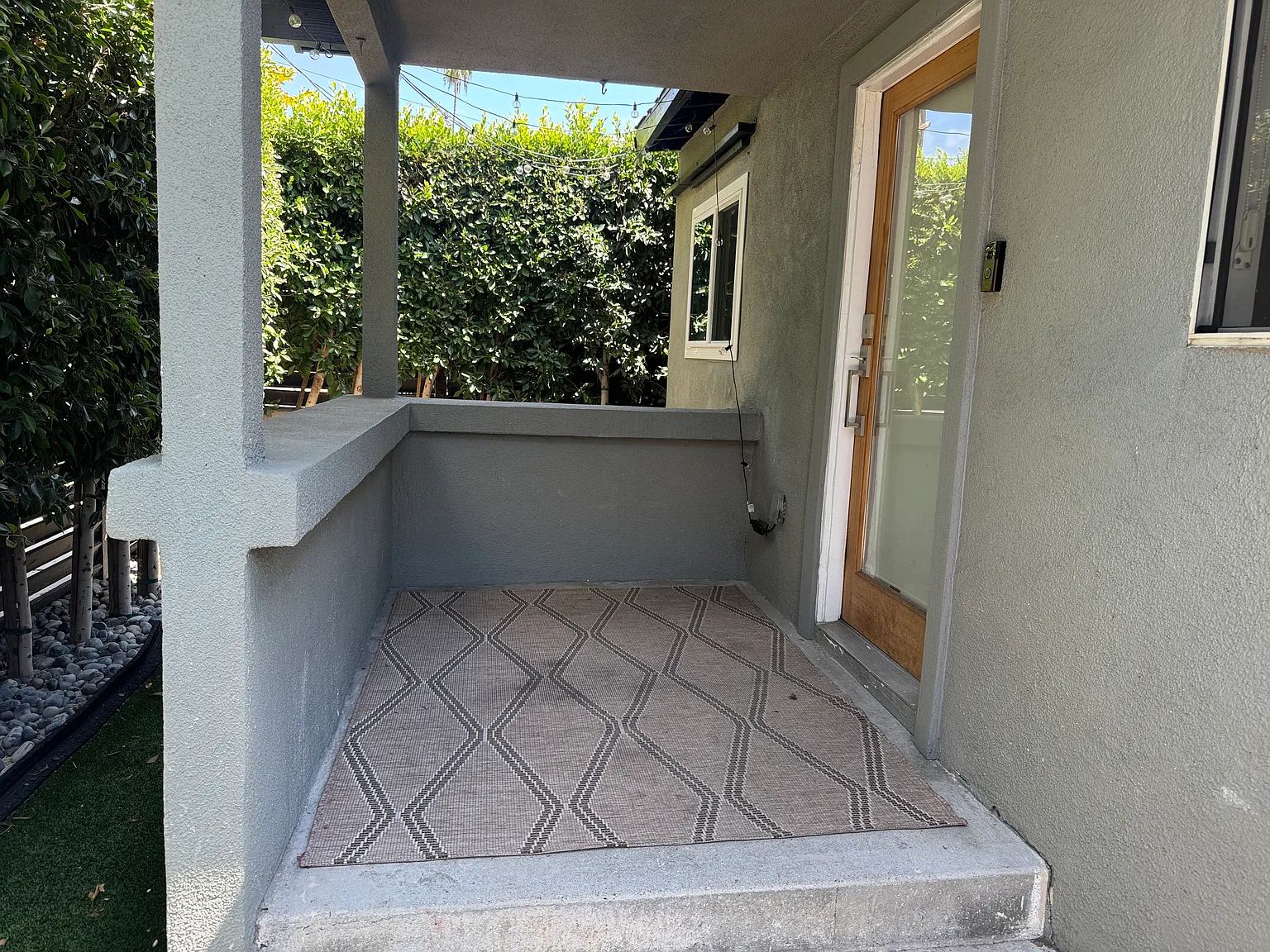 2 bed, 800 sqft, $4,300 — Photo 3