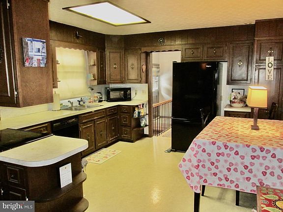 2nd image of 524 Prison Rd