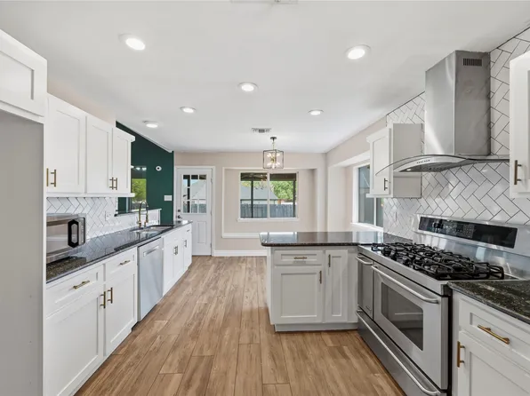 6770 Daren Dr, Fort Worth, TX 76137