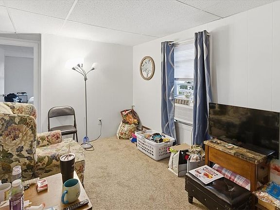 5th image of 20 Oakton St