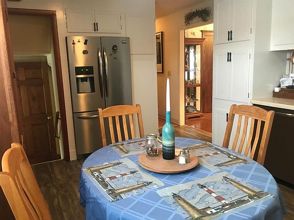 4th image of 24 Glen Ave