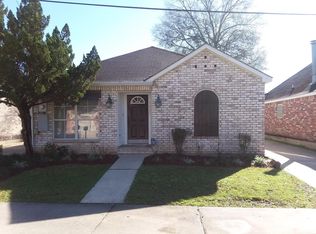 3825 Soledad Dr, Baton Rouge, LA 70816