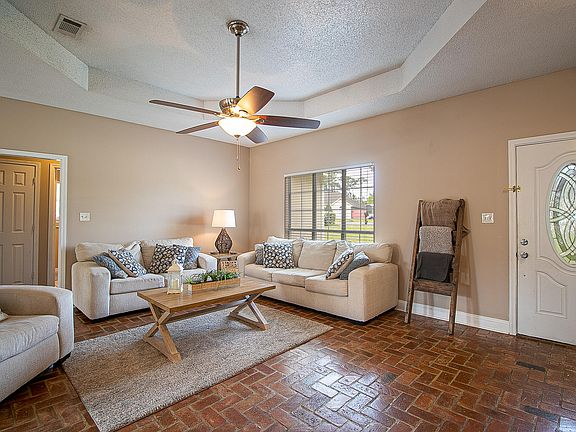 4th image of 8117 Meadowdale Dr