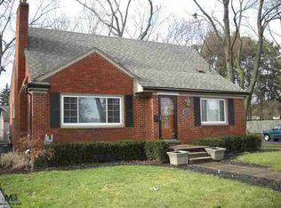 597 Coolidge Rd, Birmingham, MI 48009